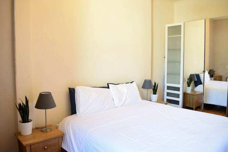 Apartamentos 2 Bedroom Traditional Edinburgh Flat