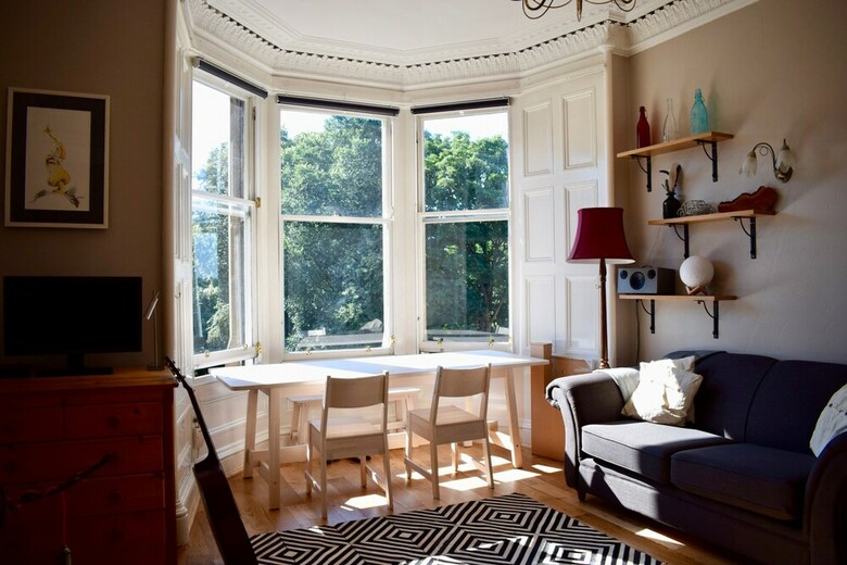 Apartamentos 2 Bedroom Traditional Edinburgh Flat