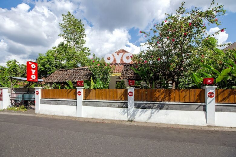 Hostal Oyo 287 Rumah Eyang