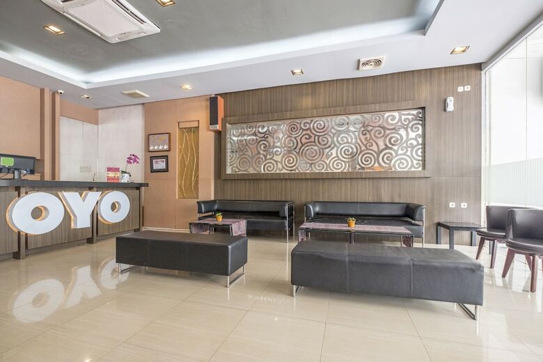 Hostal Oyo 317 New Legend Hotel
