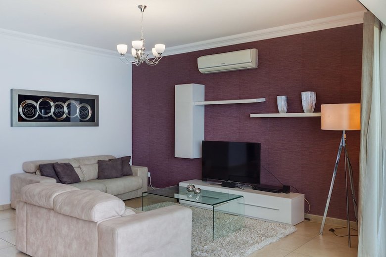 Seafront Lux Apartment Wt Pool, Upmarket Area