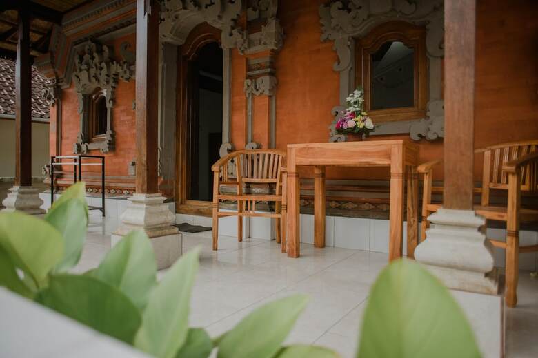 Bed & Breakfast Artha Dewata Home Stay