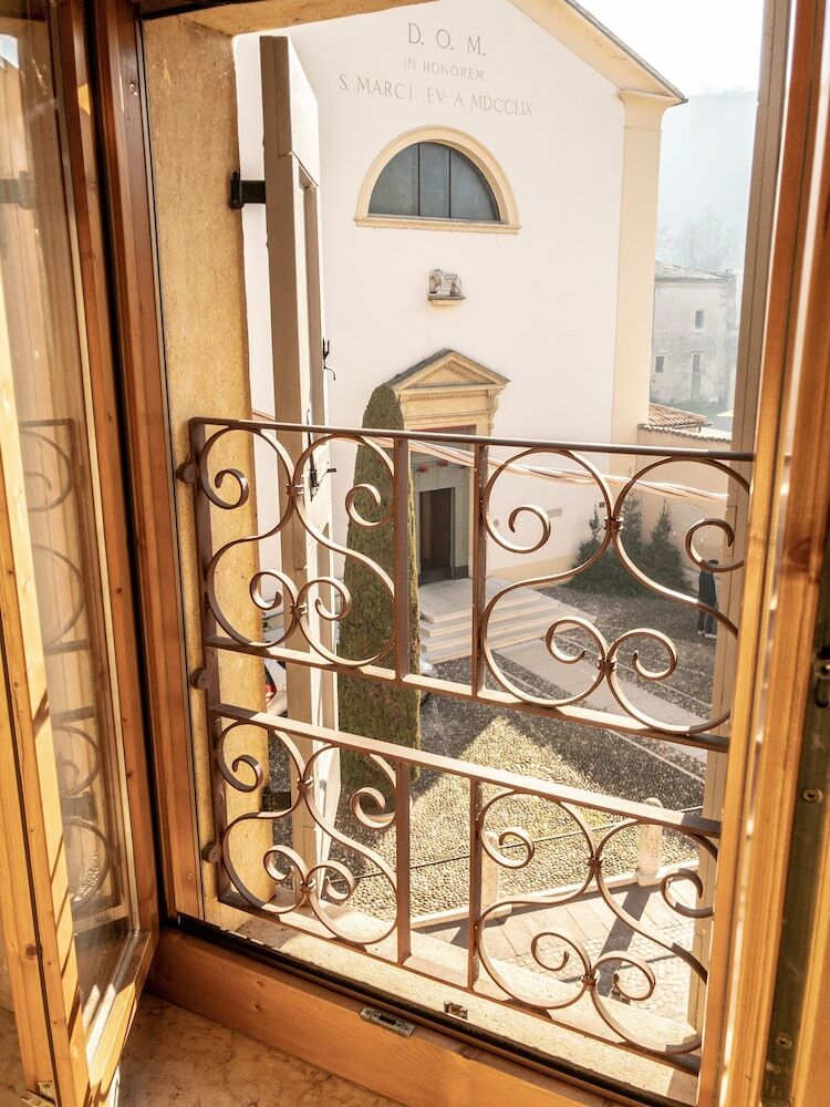 Hotel Le Finestre Su Borghetto
