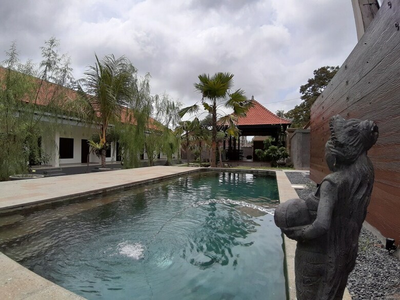 Bed & Breakfast Adil Villa And Resort