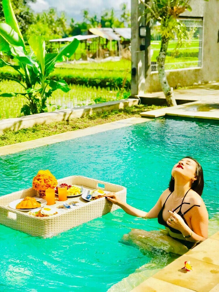 Bed & Breakfast Adil Villa And Resort