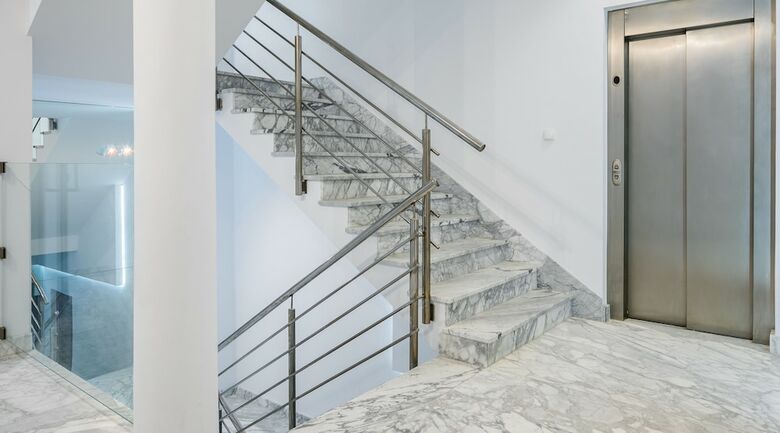 Apartments With Event Space & Jacuzzi