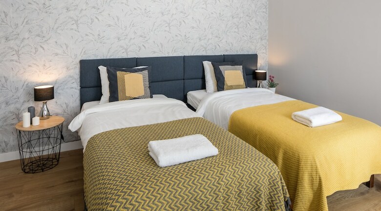 Apartments With Event Space & Jacuzzi