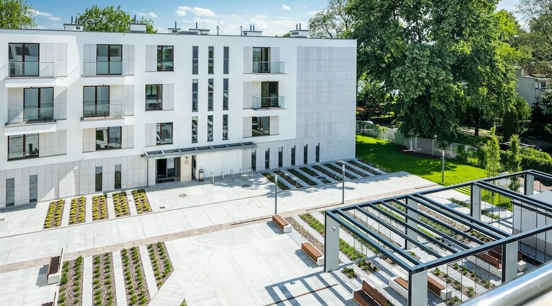 Apartments With Event Space & Jacuzzi