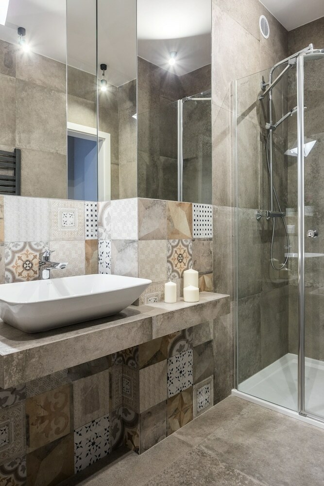 Apartments With Event Space & Jacuzzi