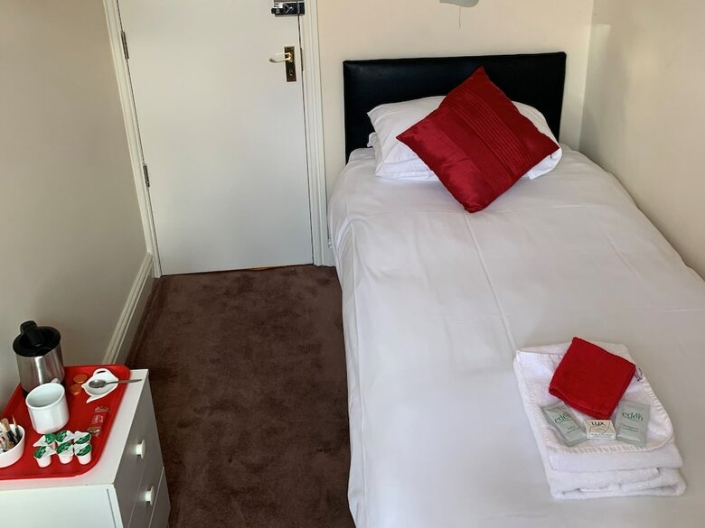 Scarlets Hotel