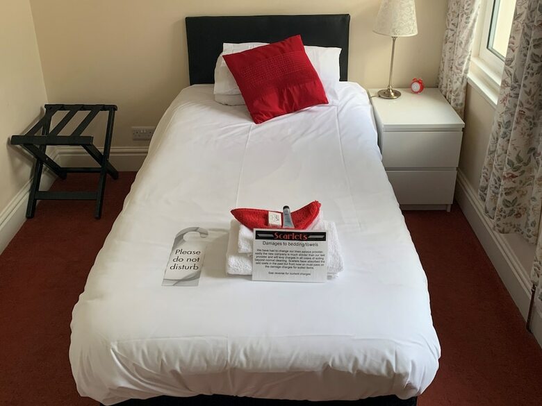 Scarlets Hotel