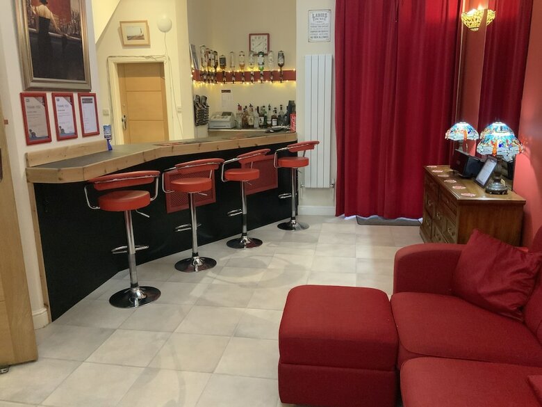 Scarlets Hotel