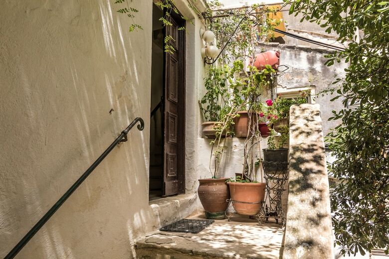 Ilia Old Town Apartment By Konnect