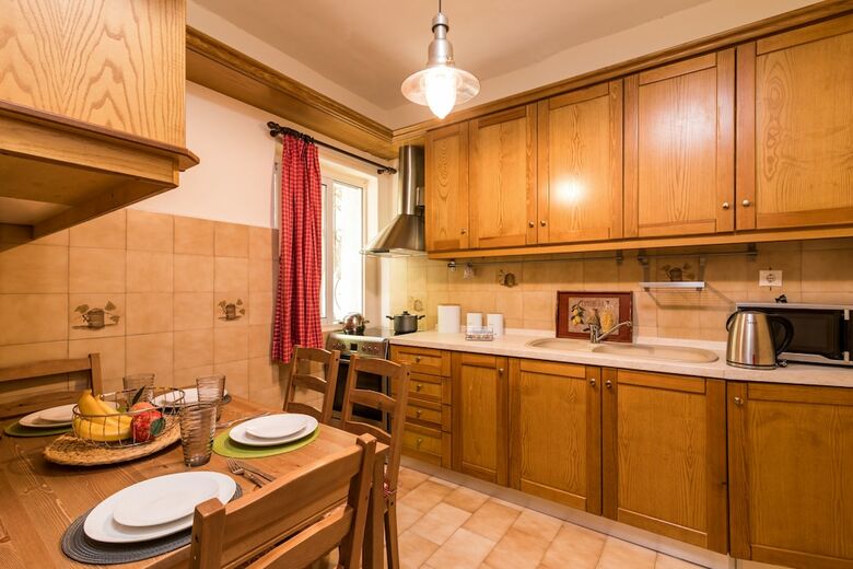 Ilia Old Town Apartment By Konnect