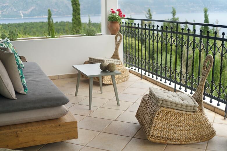 Hostal Tettix Summer House