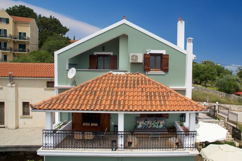 Hostal Tettix Summer House
