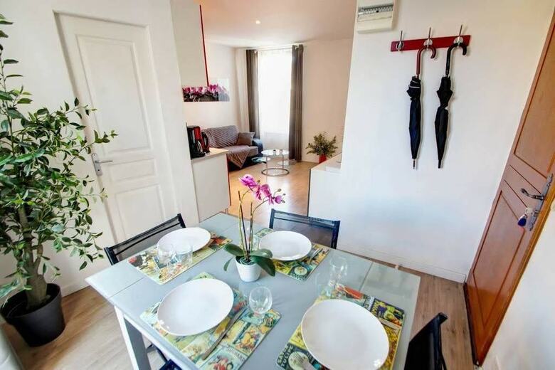 Gambeta Cannes Apartment