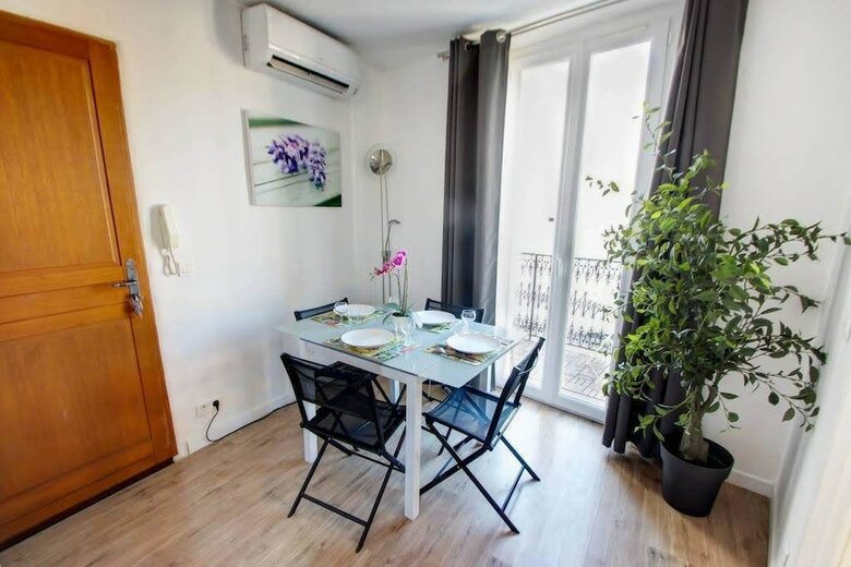 Gambeta Cannes Apartment