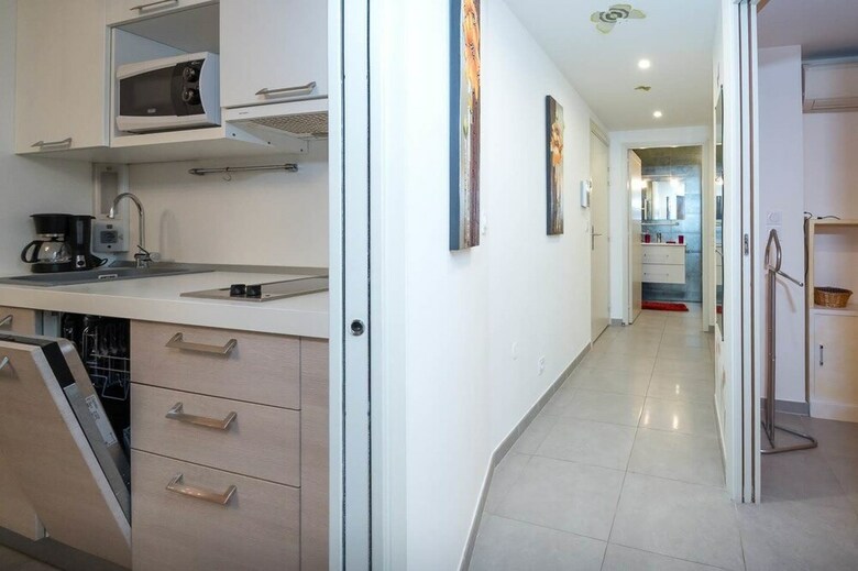 Bone Street Apartment