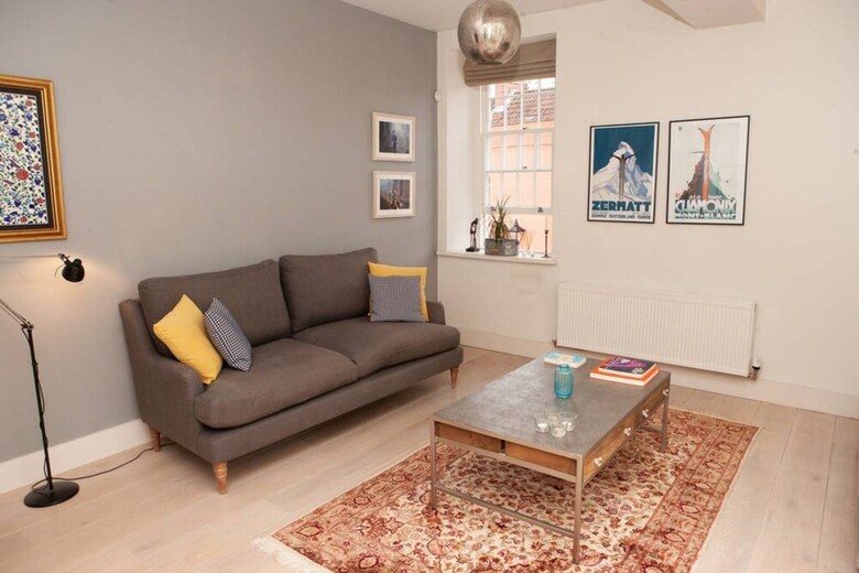 Contemporary 2 Bedroom Apartment In Converted Church