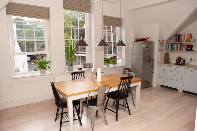 Contemporary 2 Bedroom Apartment In Converted Church