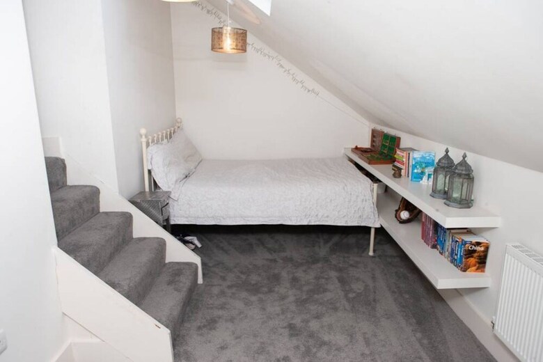 Contemporary 2 Bedroom Apartment In Converted Church