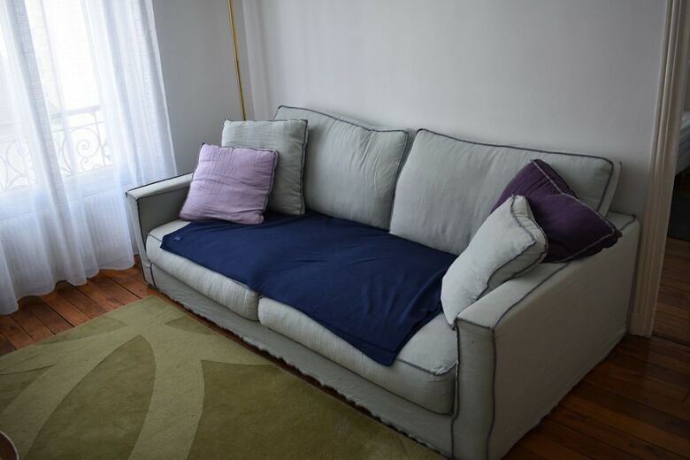 Large 1 Bedroom Apartment In Paris