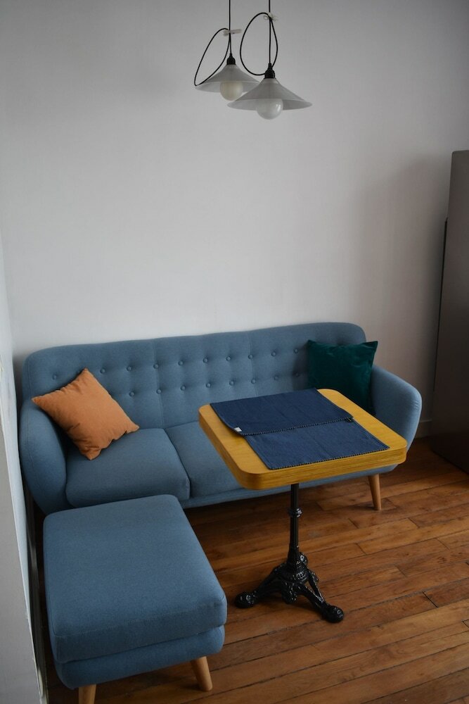Large 1 Bedroom Apartment In Paris