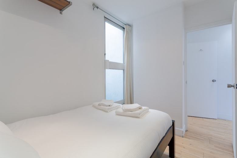Lovely 2 Bedroom Apartment In Saint John's Hill