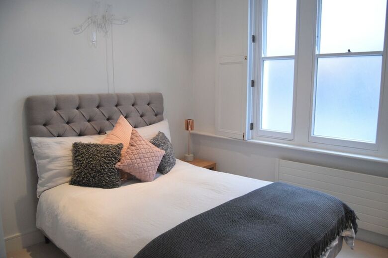 Kensington 2 Bedroom Property