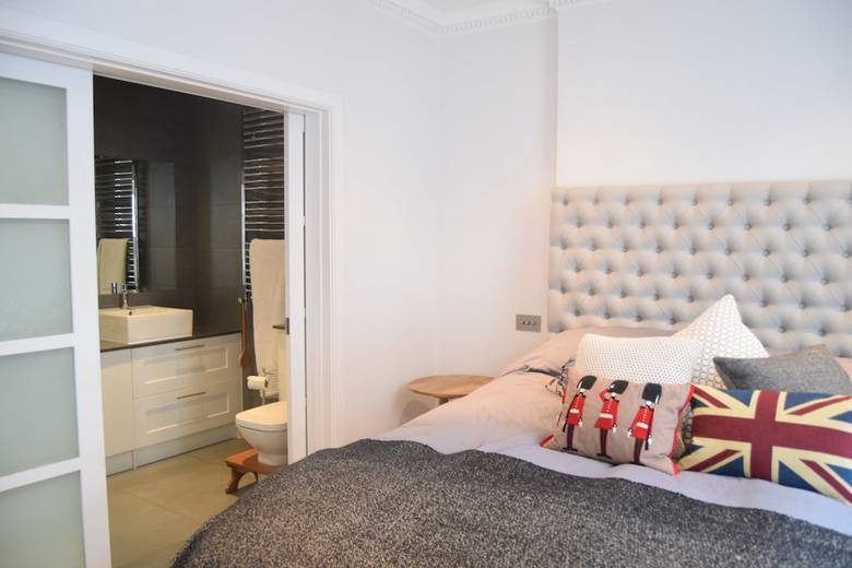 Kensington 2 Bedroom Property