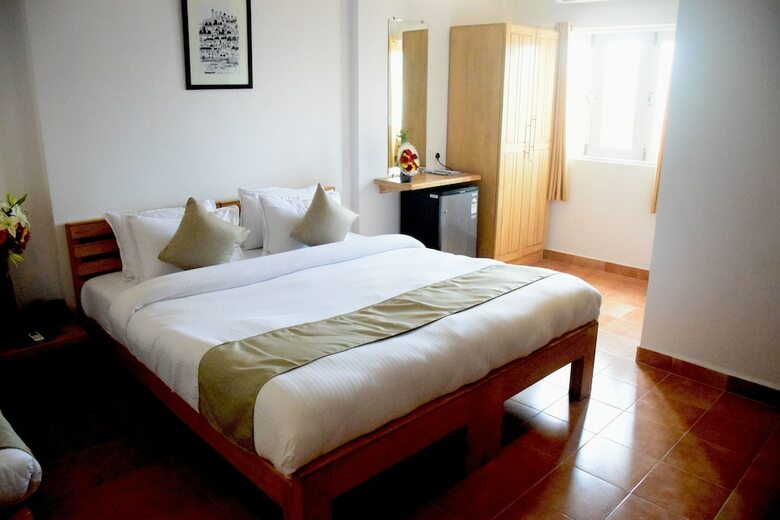 Hotel Baywatch Express