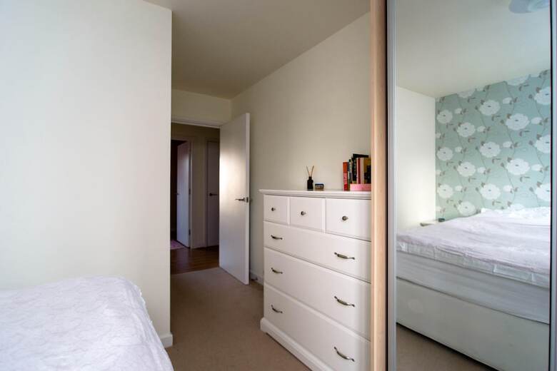 Homely 2 Bedroom Apartment In Bow