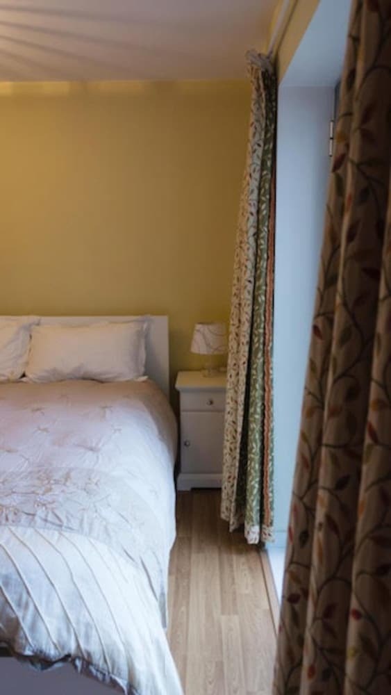 Homely 2 Bedroom Apartment In Bow