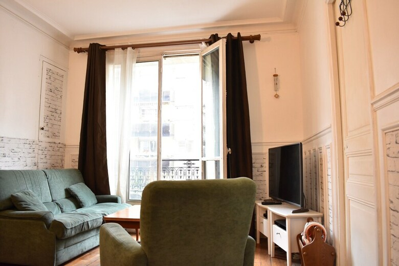 Large Apartment Near Bercy