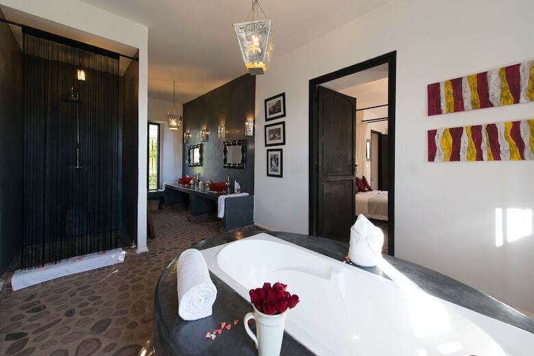 Hotel Fawakay Villas