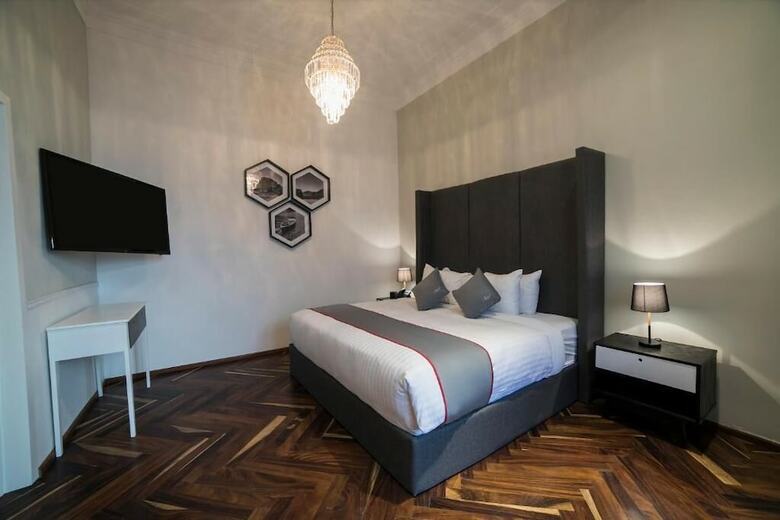 Collection O Hotel Real 500