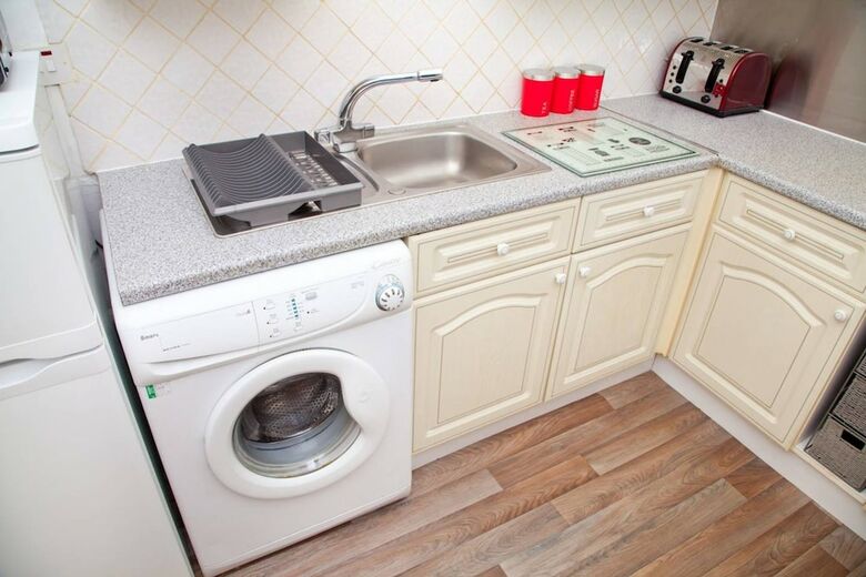 Bright 1 Bedroom Edinburgh Apartment