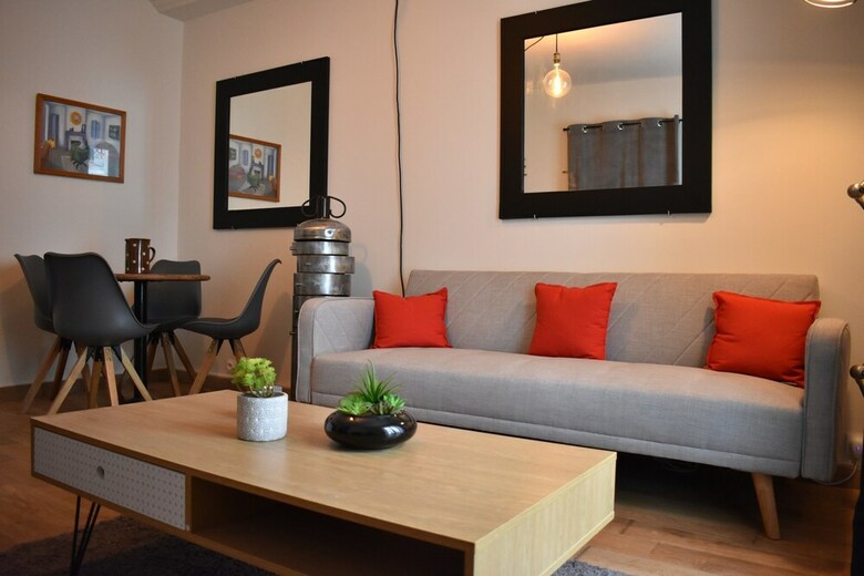 Spacious 1 Bedroom Apartment In Sacr� Coeur
