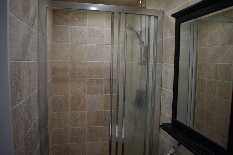 Charming 1 Bedroom Apartment With Balcony