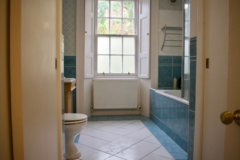 Spacious Cottage In Edinburgh