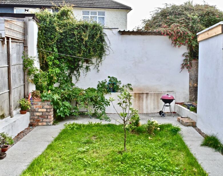 Charming 2 Bedroom House In Cabra