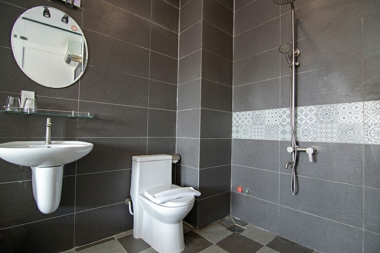 Hotel Reddoorz Plus Near Hoang Van Thu Park 2