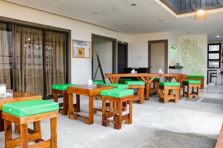 Hotel Reddoorz @ Junquera Extension Cebu