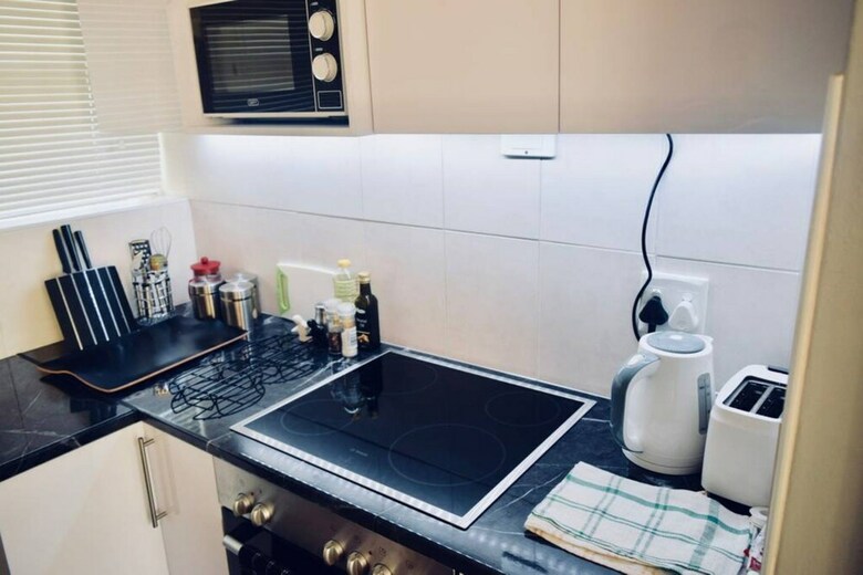 Studio Apartment With Balcony In Green Point