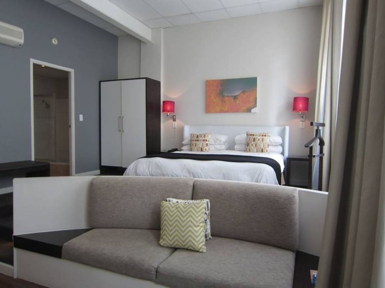 Studio Apartment With Roof Top View