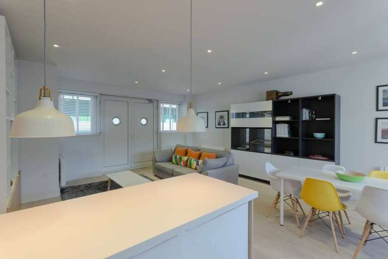 Modern 2 Bedroom Apartment On Bermondsey Street