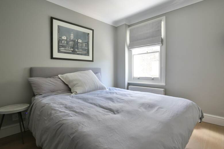 Artistic 3 Bedroom London Home With Garden