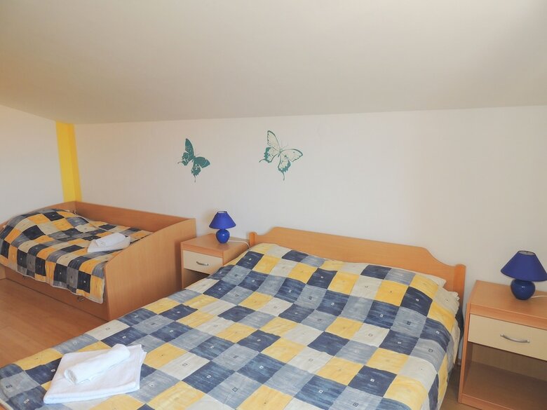 Hotel Apartment And Rooms Brzac