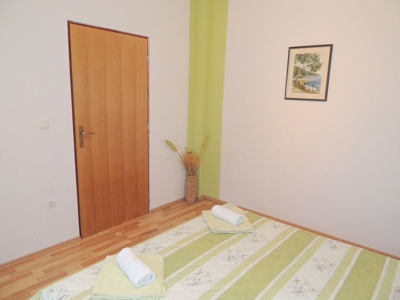 Hotel Apartment And Rooms Brzac